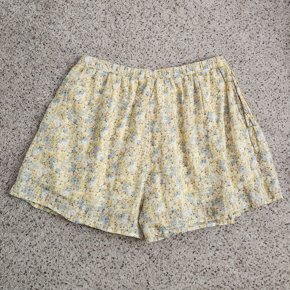 American Eagle yellow floral shorts - Picture 8 of 8